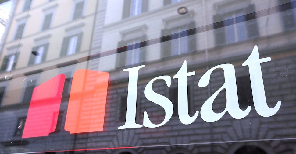 Pil: Istat alza stime a +0,3% nel primo trimestre, +0,8% su anno Pil: Istat alza stime a +0,3% nel primo trimestre, +0,8% su anno