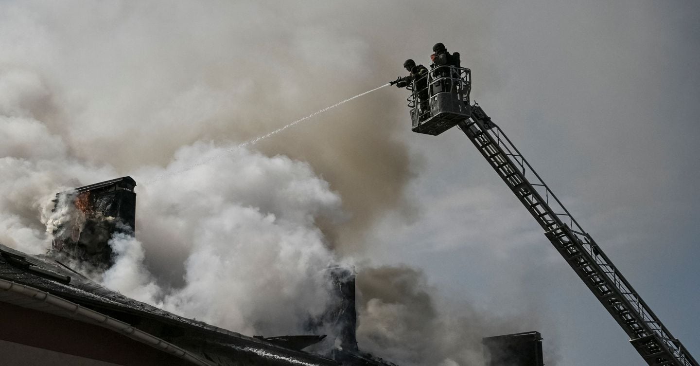 Mosca, drone ucraino colpisce unità della centrale di Zaporizhzhia. Nessuna anomalia