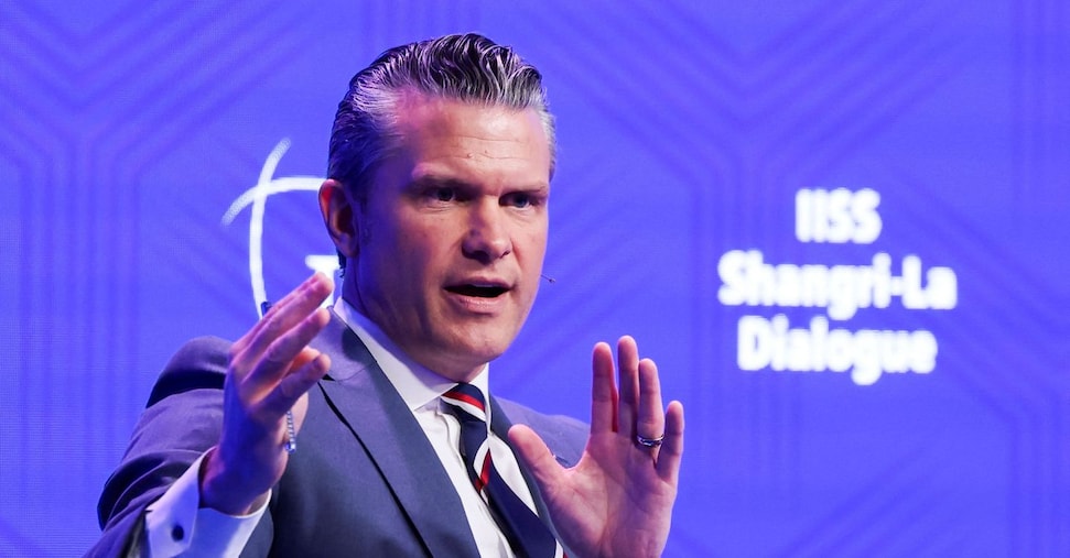 Hegseth a Iran: stop al nucleare o guerra. Trump apre ad accordo solo se linee rosse rispettate