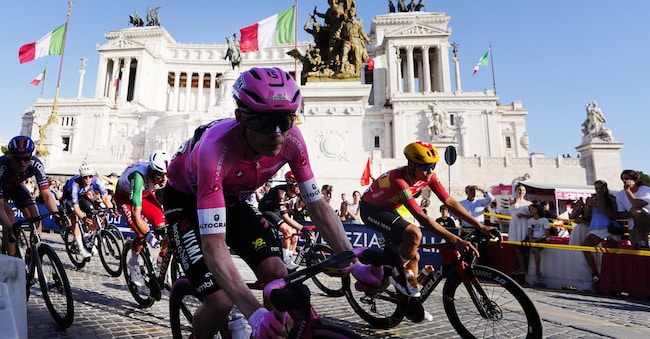 Il danese Jonas Vingegaard Hansen del Team Visma | Lease A Bike (maglia rosa) durante la 21ª tappa del Giro d’Italia da Roma a Roma, Italia. Lunedì 31 maggio 2026 (Foto di Fabio Ferrari/LaPresse) LAPRESSE