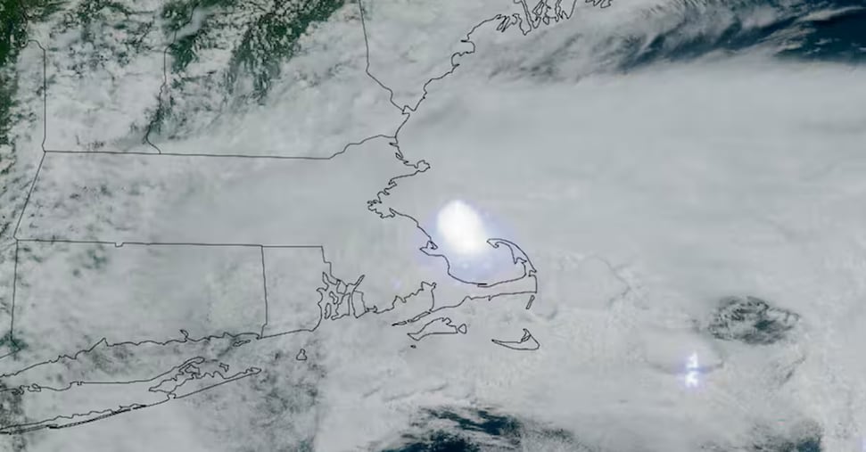 Meteora esplode sopra gli Usa, boati e case scosse tra Massachusetts e New Hampshire Meteora esplode sopra gli Usa, boati e case scosse tra Massachusetts e New Hampshire