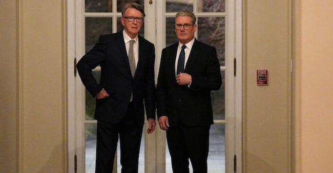 Peter Mandelson e Keir Starmer (Reuters) Reuters