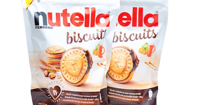 San Pellegrino terme, Italy - December 19, 2019:  Two packages of Nutella biscuits branded Ferrero Italia on a white background michelangeloop - stock.adobe.com