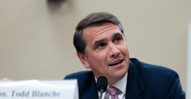 Todd Blanche il 2 giugno. (AP Photo/Allison Robbert)