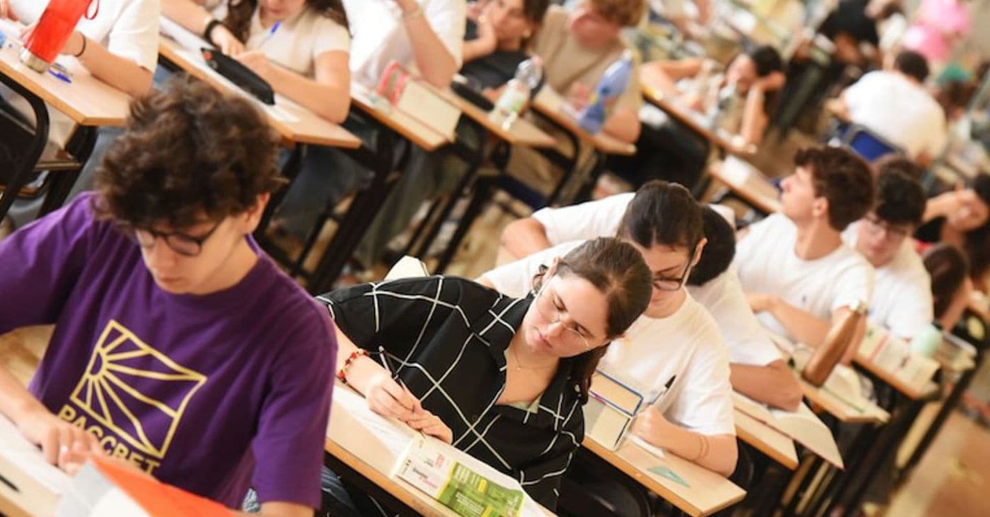 https://i2.res.24o.it/images2010/S24/Documenti/2026/06/05/Immagini/Ritagli/maturita-Imagoeconomica-U11761370754FgI-1440x752@IlSole24Ore-Web.jpg