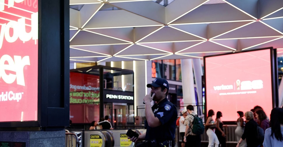 Sei accoltellati alla Penn Station di New York, uno è grave