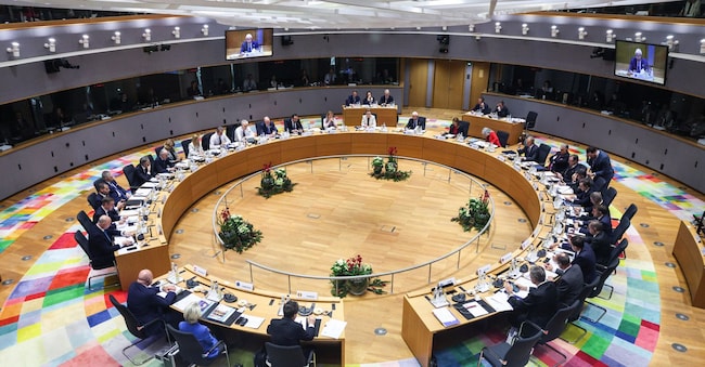 CONSIGLIO EUROPEO VISTO DALL'ALTO 7146