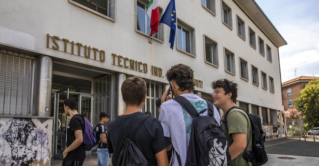 SCUOLA STUDENTI ISTITUTO TECNICO ETTORE CONTI IMAGOECONOMICA