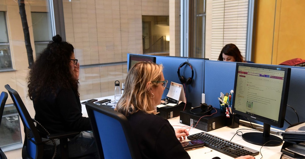 Call center, allarme dei sindacati: «È a rischio un terzo dei posti di lavoro» Call center, allarme dei sindacati: «È a rischio un terzo dei posti di lavoro»