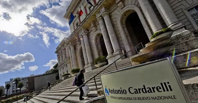 È morto all’ospedale «Cardarelli» di Napoli il 23enne Francesco Dergano, vittima di un incidente sul lavoro (ANSA)