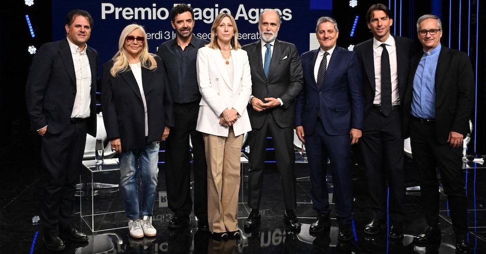 Premio Agnes, da Bricco a Gerry Scotti e Lino Banfi: ecco i vincitori dell’edizione 2026 Premio Agnes, da Bricco a Gerry Scotti e Lino Banfi: ecco i vincitori dell’edizione 2026