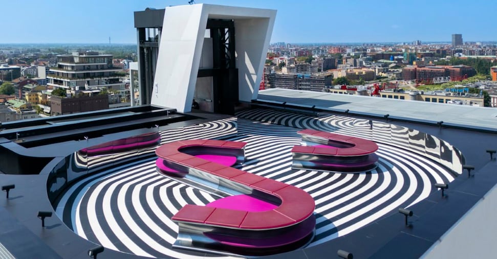 Listening bar e restaurant: la nuova moda dall’estero di mangiare con la musica Listening bar e restaurant: la nuova moda dall’estero di mangiare con la musica