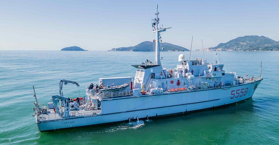 Cacciamine e navi di supporto italiane per Hormuz: il Crotone e il Rimini sono già a Gibuti con 500 militari coinvolti