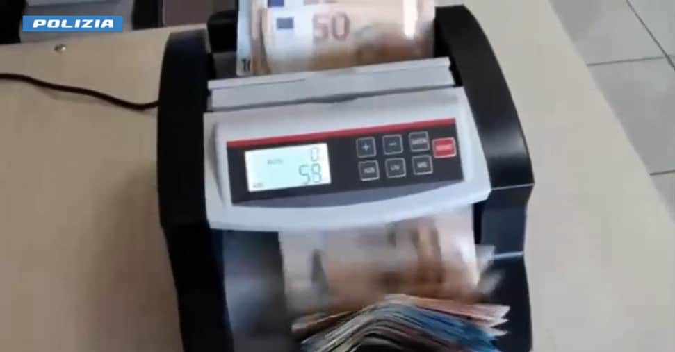 Scoperta banca fantasma a Prato: movimentati 100 milioni tra droga e merci Scoperta banca fantasma a Prato: movimentati 100 milioni tra droga e merci