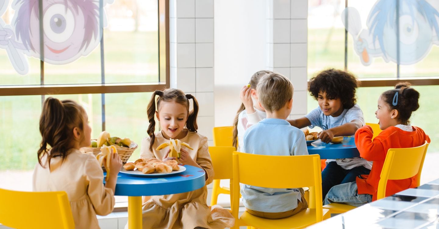 https://i2.res.24o.it/images2010/S24/Documenti/2026/06/17/Immagini/Ritagli/mensa_Scolastica-U50385085673Jun-1440x752@IlSole24Ore-Web.jpg