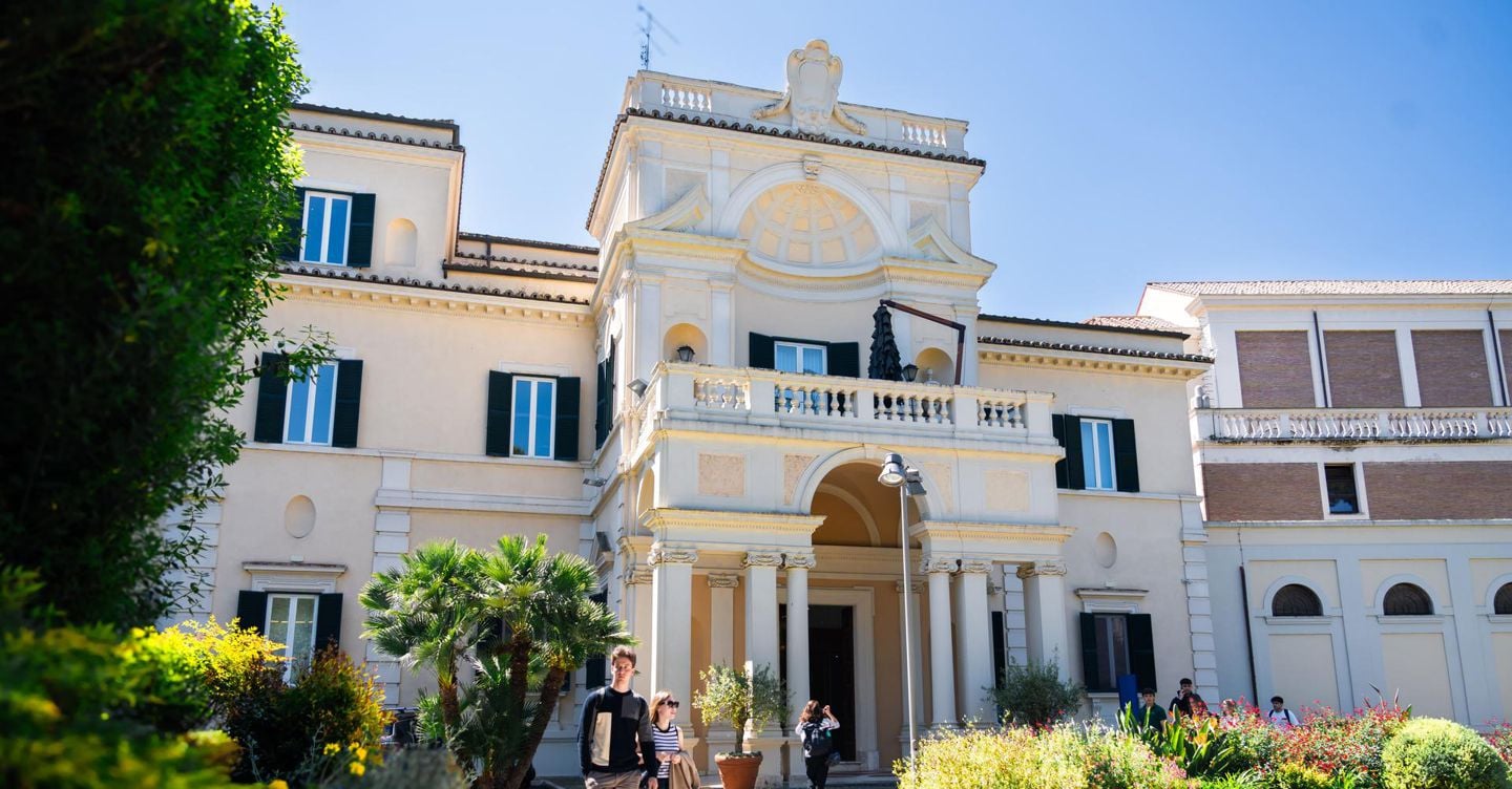 https://i2.res.24o.it/images2010/S24/Documenti/2026/06/19/Immagini/Ritagli/Campus%20Viale%20Romania-U14131675838gMQ-1440x752@IlSole24Ore-Web.jpg