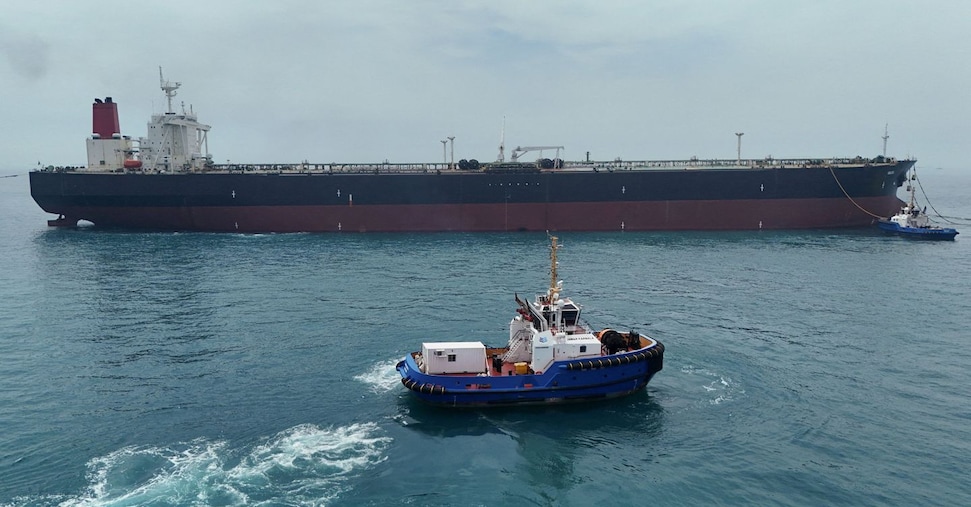 Iran, superpetroliere con 80 milioni di barili di petrolio pronte a passare Hormuz