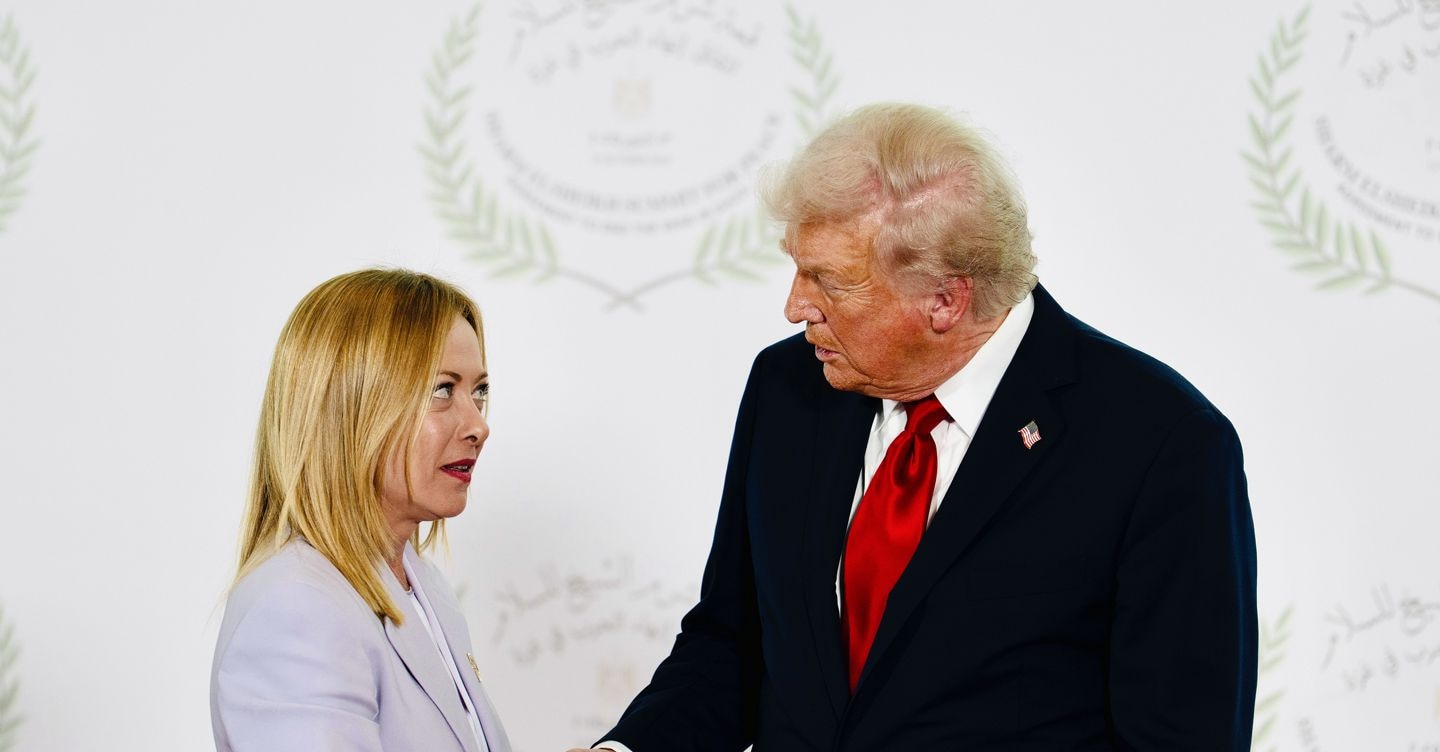 Trump: «Meloni mi ha implorato di fare una foto con lei, mi ha fatto pena»