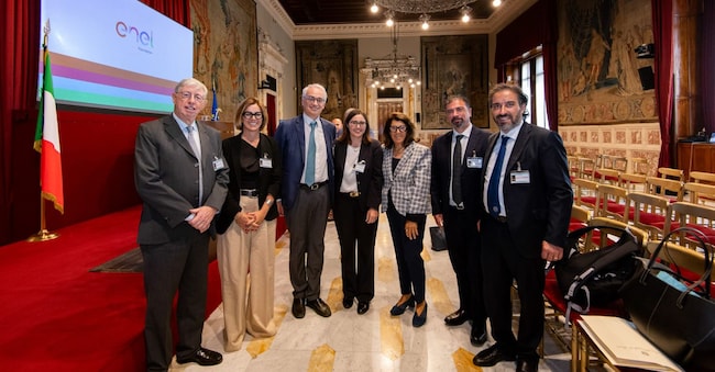 Nella foto da sinistra, Massimo Gaiani, Anna Veronica Gianasso, Lorenzo Ortona, Giulia Genuardi, Paola Severino, Leandro Pecchia e Francesco Billari