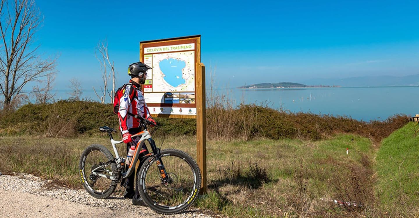 https://i2.res.24o.it/images2010/S24/Documenti/2026/06/22/Immagini/Ritagli/08-UMBRIA-Ciclovia-del-Trasimeno-U52581550851kxt-1440x752@IlSole24Ore-Web.jpg