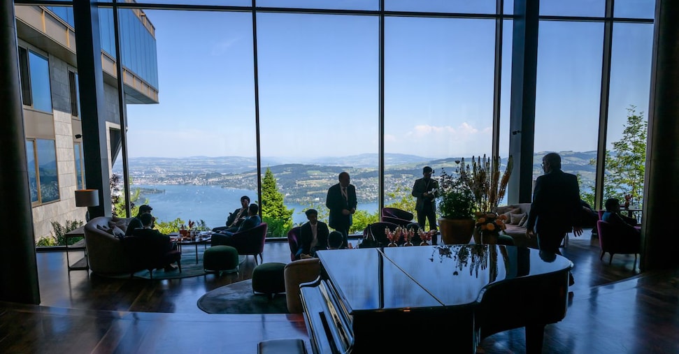 Bürgenstock resort di superlusso per celebrità, jet set e politica