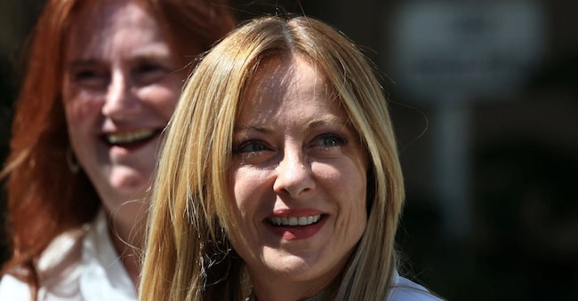 epa13063939 Italian Prime Minister Giorgia Meloni arrives for a visit at the Picasso Museum for a tour of the museum as part of a Franco-Italian summit in Antibes, south of France, 25 June 2026.  EPA/Manon Cruz / POOL  MAXPPP OUT EPA