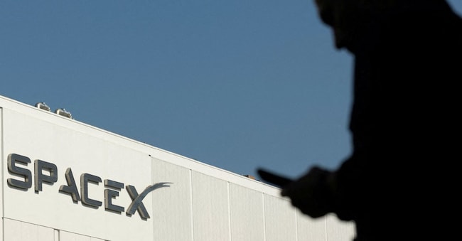  REUTERS