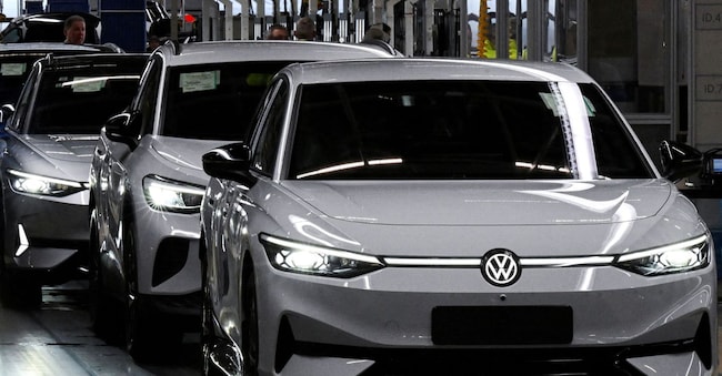 Volkswagen ID.7 in linea di produzione  REUTERS