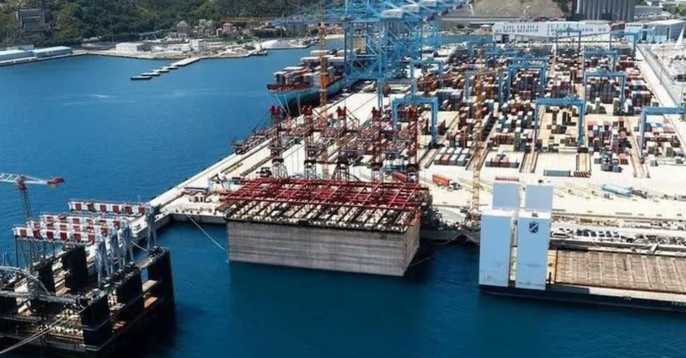 Diga di Genova, arresti per caporalato