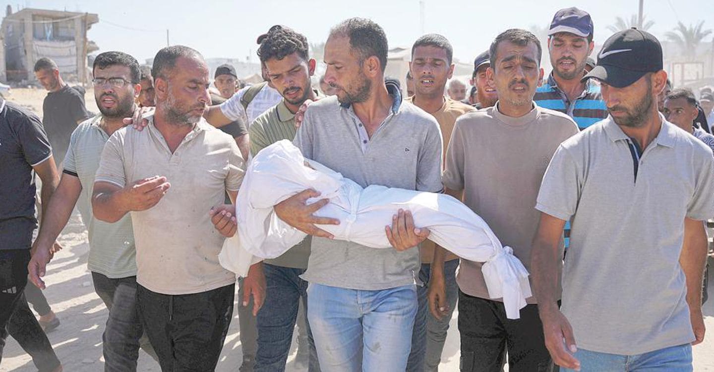 Pizzaballa: Gaza è un disastro. Tre morti in raid sulle tende Pizzaballa: Gaza è un disastro. Tre morti in raid sulle tende