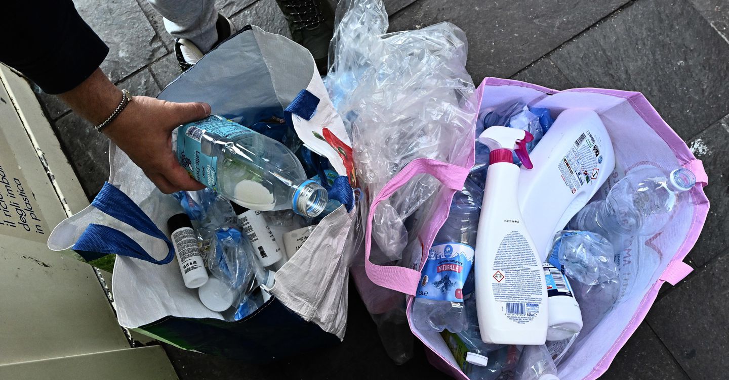 Imballaggi, dal 2030 spariscono i prodotti monouso e le confezioni di ortofrutta