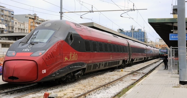 Stazione Centrale  piazzale  ovest  Treno  Italo Ntv  (Imagoeconomica)