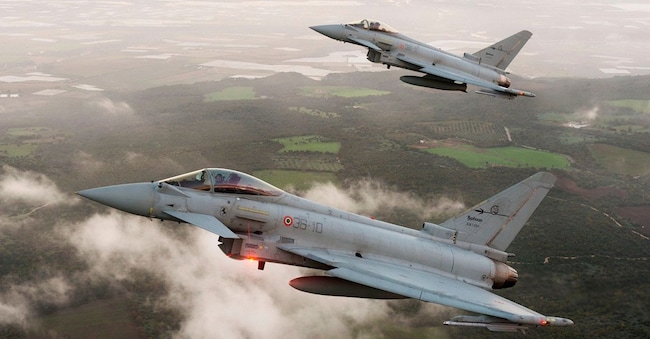 Una coppia di Eurofighter in volo di pattugliamento per attività di difesa aerea Foto: Aeronautica Militare