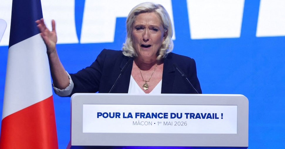 Francia, Le Pen: «Non mi candiderò nel 2027 se mi imporanno braccialetto elettronico»