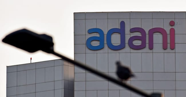 Vista della sede centrale di Adani ad Ahmedabad. Adani è un conglomerato multinazionale fondato dal suo presidente, Gautam Adani, che svolge attività diversificate in tutto il mondo. Alamy Stock Photo