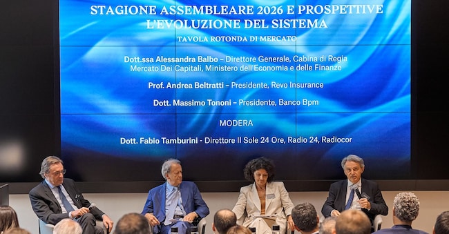 Da sinistra Massimo Tononi, presidente Banco Bpm; Fabio Tamburini, direttore Il Sole 24 Ore; Alessandra Balbo, direttrice generale Cabina di Regia Mercato Dei Capitali Mef; Andrea Beltratti, presidente di Revo Insurance