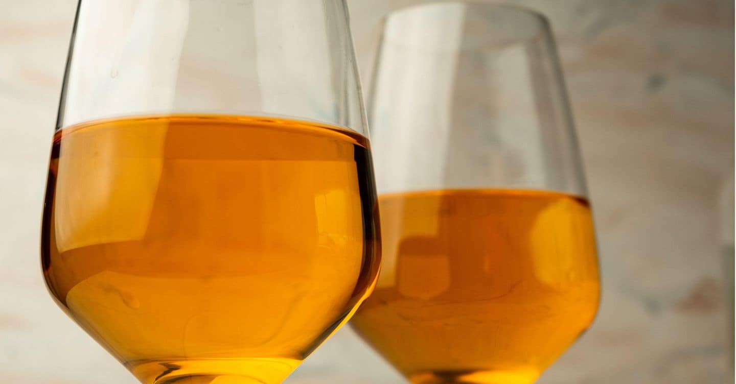 Orange wine: non tutti gli arancioni sono naturali. E viceversa. Orange wine: non tutti gli arancioni sono naturali. E viceversa.