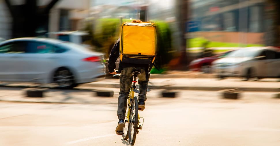 Comune di Milano, ordinanza per tutelare i rider dal caldo Comune di Milano, ordinanza per tutelare i rider dal caldo