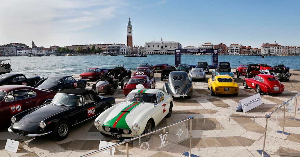 Louis Vuitton torna al mondo dei concorsi  tra auto d’epoca con la Dolomites Classic Run