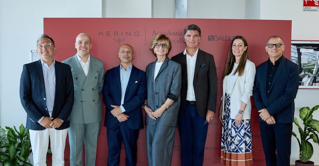 Protagonisti. Da sinistra, Salvatore Amura (ceo di Valore Italia), Alexandre Bourgaut (Pomellato), Diego Montrone (ceo di Galdus), Sabina Belli, Patrick De Vismes (presidente e ceo di Kering Italia), Cristina Bocali (Gucci) e Alessandro Manetti (Kering)