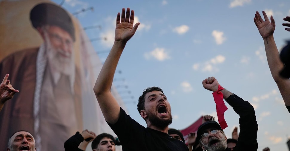 Guerra, ultime notizia. Iran: «Le minacce Usa ostacolano un accordo». Pasdaran lanciano missili contro due navi a Hormuz Guerra, ultime notizia. Iran: «Le minacce Usa ostacolano un accordo». Pasdaran lanciano missili contro due navi a Hormuz