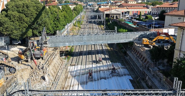 Rfi, Ponte al Pino completata la rimozione del vecchio impalcato