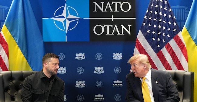 Il presidente degli Stati Uniti Donald Trump incontra il presidente ucraino Volodymyr Zelenskyy a margine del vertice NATO ad Ankara, in Turchia, mercoledì 8 luglio 2026. (AP Photo/Alex Brandon) Associated Press/ LaPresse Solo l'Italia e la Spagna APN