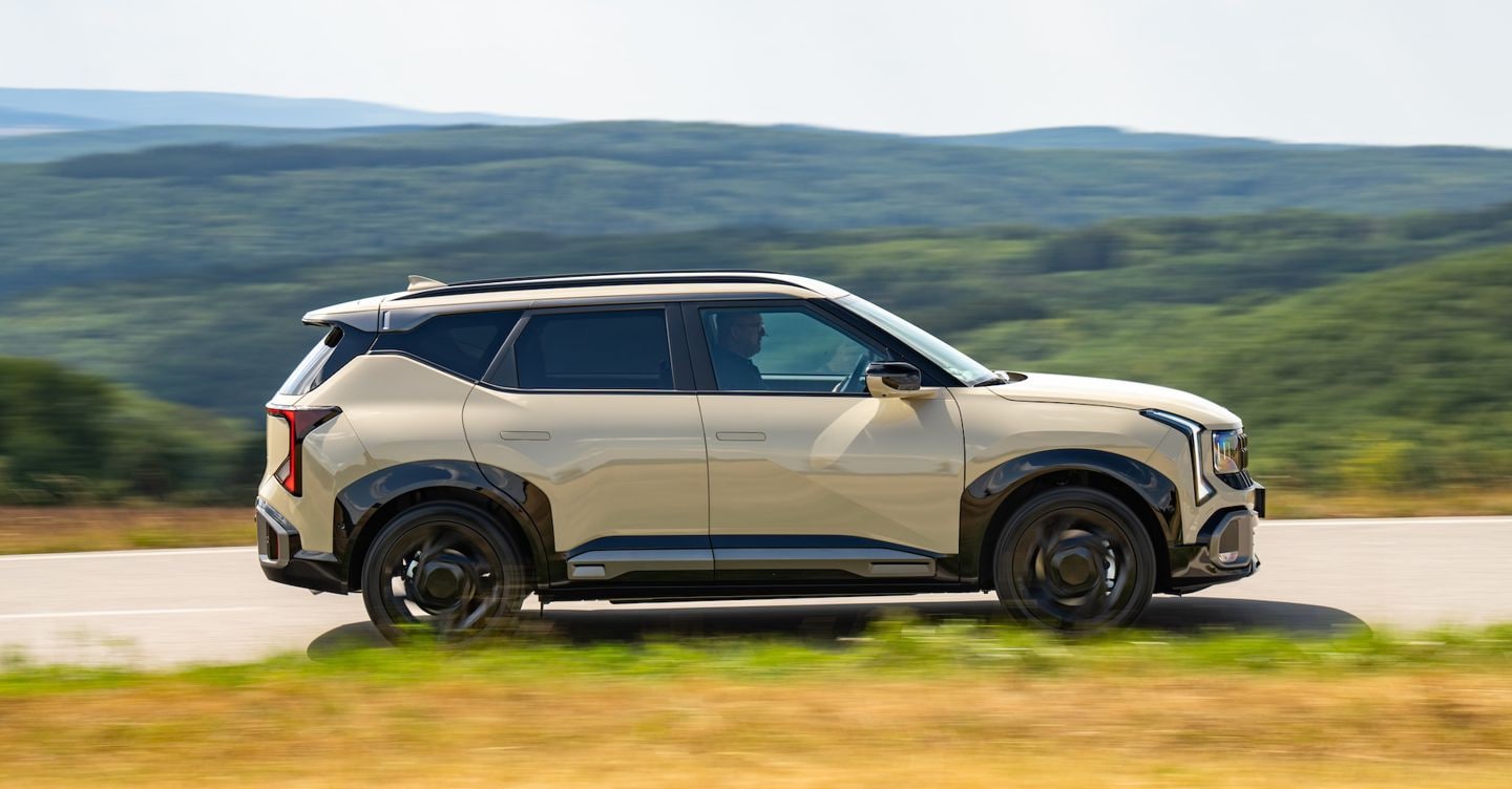 https://i2.res.24o.it/images2010/S24/Documenti/2026/07/09/Immagini/Ritagli/kia_seltos_x-line_awd_tan_beige_dynamic_highres-009-U78757043776Vjv-1440x752@IlSole24Ore-Web.jpg