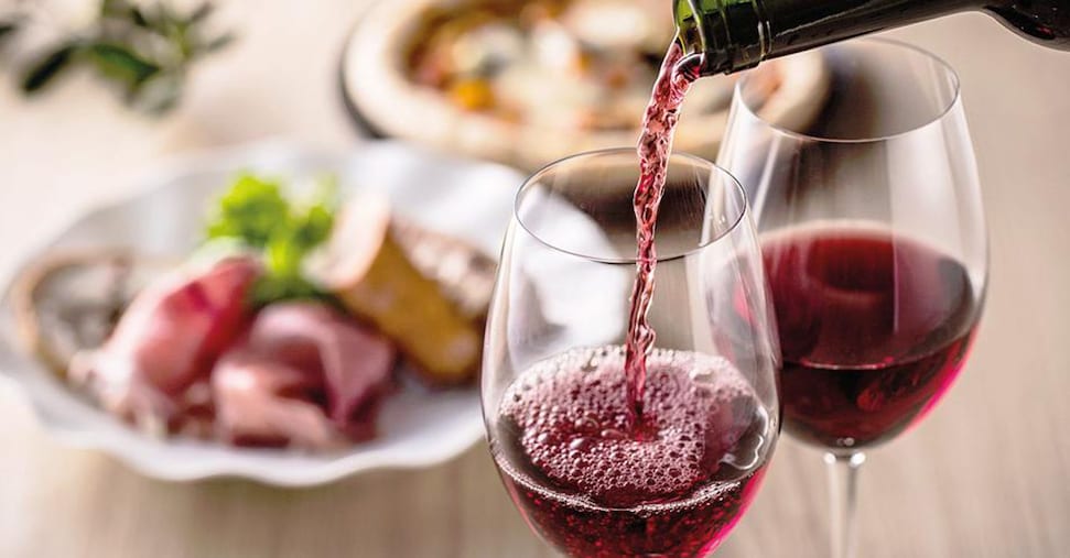 La crisi del vino non rallenta, Frescobaldi: «La produzione va tagliata»