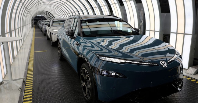 Un veicolo elettrico (EV) Volkswagen ID. UNYX 08 è fermo su una linea di produzione nello stabilimento Volkswagen di Anhui a Hefei, nella provincia di Anhui, in Cina, il 4 febbraio 2026. REUTERS/Florence Lo/Foto d'archivio REUTERS