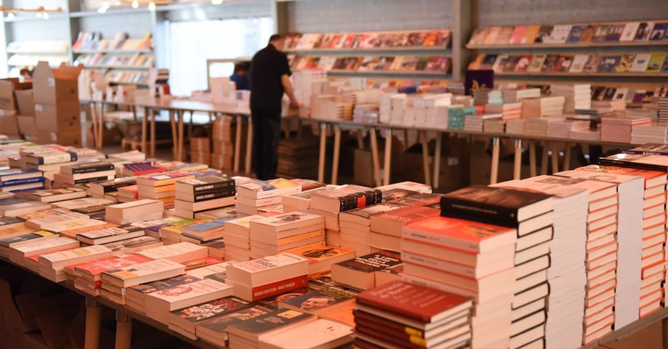pi249 di 4 italiani su 10 non leggono cartaceo sempre pi249 forte dell8217e book da Ilsole24ore.com pi249 di 4 italiani su 10 non leggono cartaceo sempre pi249 forte dell8217e book