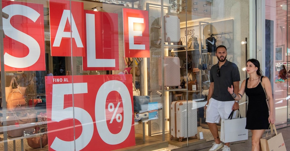 Saldi estivi 2026, è calma quasi piatta Saldi estivi 2026, è calma quasi piatta
