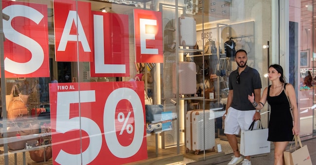 Saldi estivi in centro a Milano, in corso Vittorio Emanuele - luglio 2026 (Photo Massimo Alberico/LaPresse)