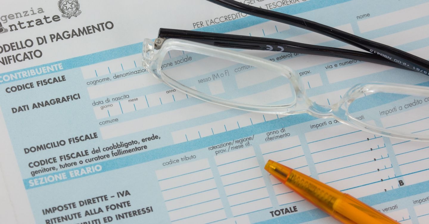 Dichiarazione redditi, in Italia un contribuente su quattro si fa aiutare da un professionista